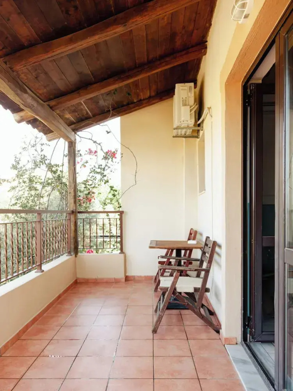 AMNISIADES APARTMENTS