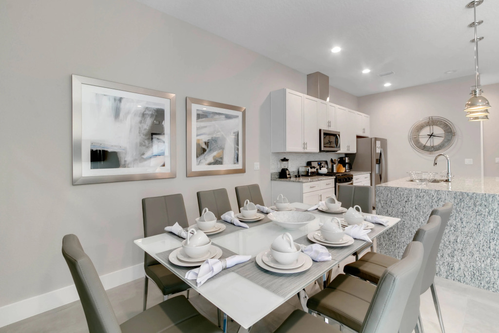 5 Bedrooms / 6 Bathrooms / Summerville (2650 SS), Kissimmee, US