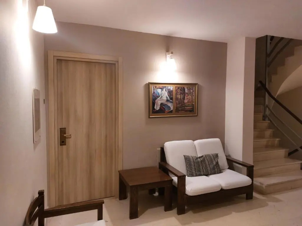 Hotel Avra