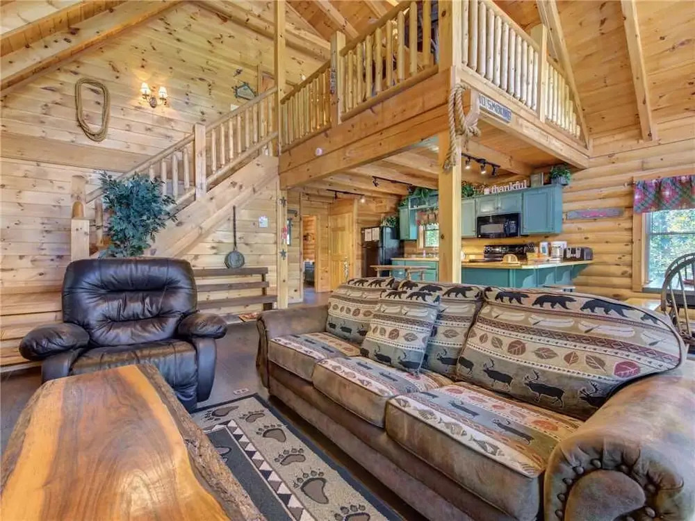 Wilderness Theater and Lodge 3 Bedroom Home with Hot Tub