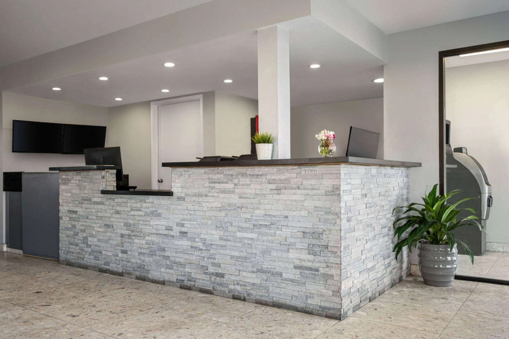 Days Inn by Wyndham Fresno South