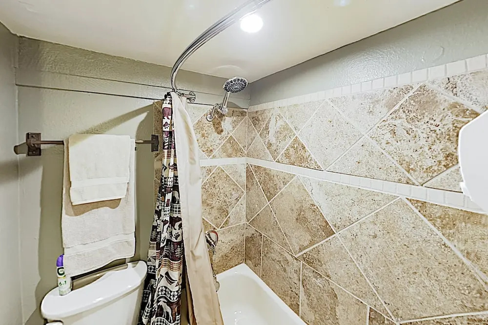 New Listing! Ski-in/ski-out : Hot Tub, Sauna 1 Bedroom Condo