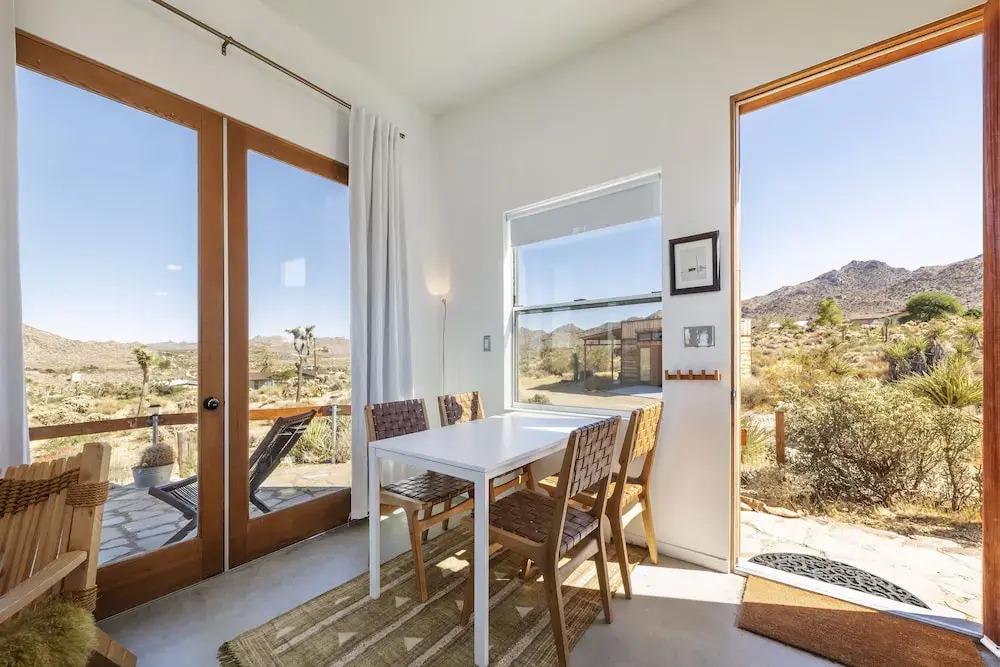 Jensen House - Incredible Desert Views 2 Bedroom Home by RedAwning