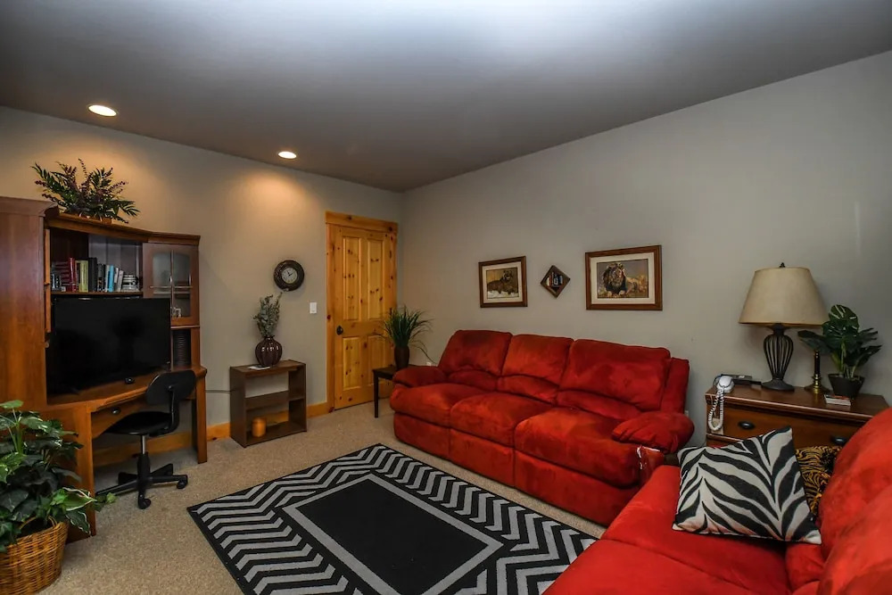 Touch the Sky 4 Bedroom Townhome