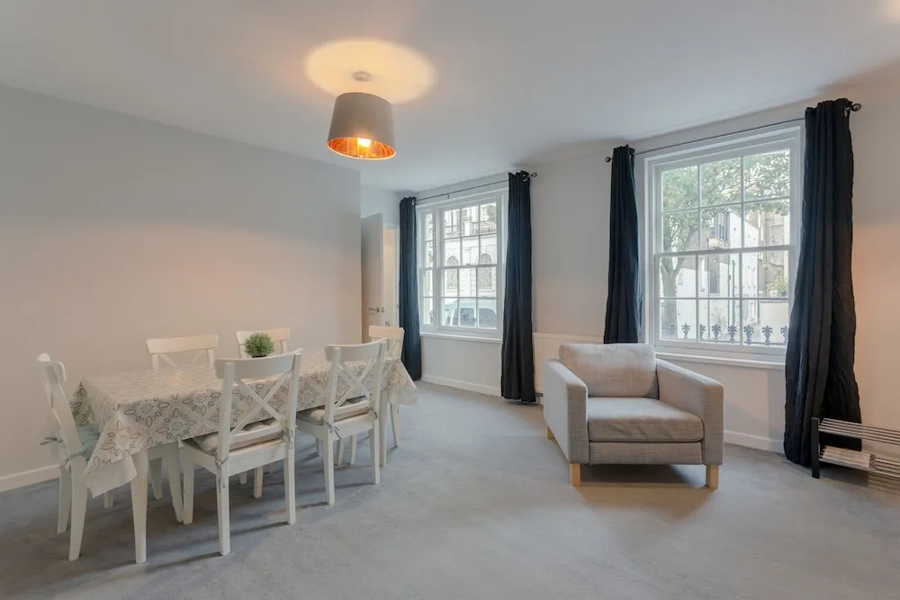 Gorgeous 3 Bedroom Apartment in Paddington