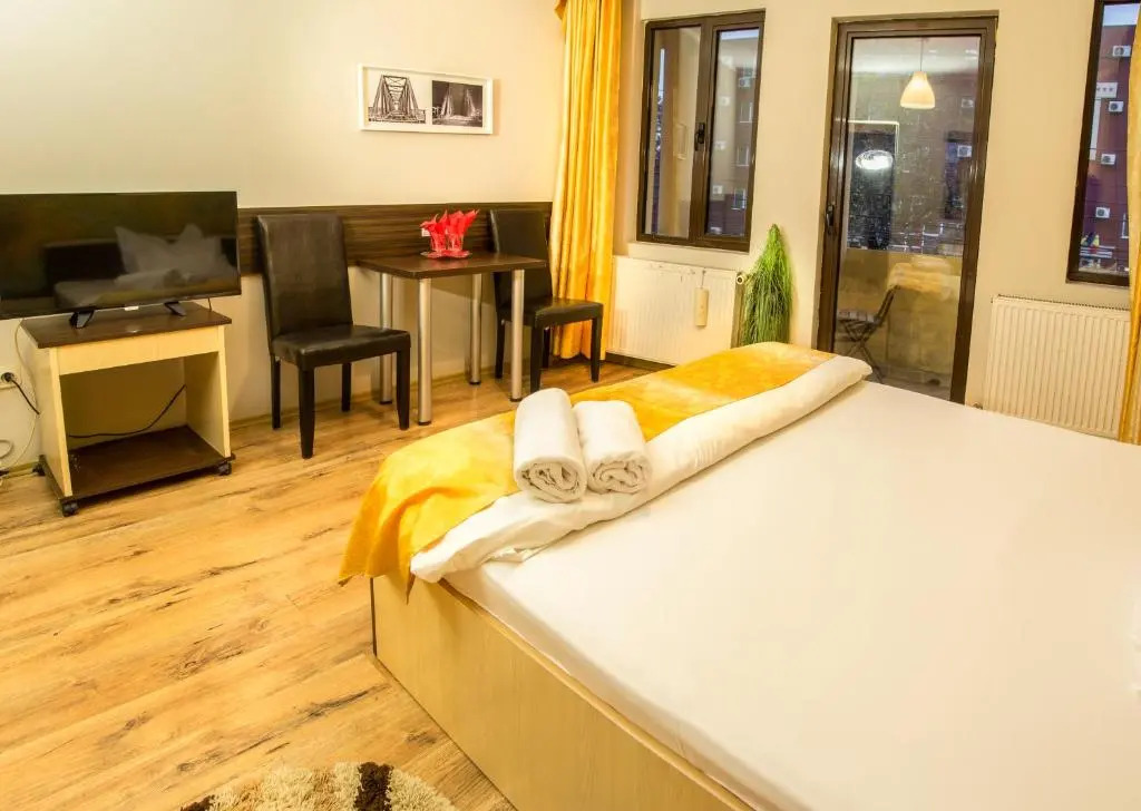 Hotel EOS
