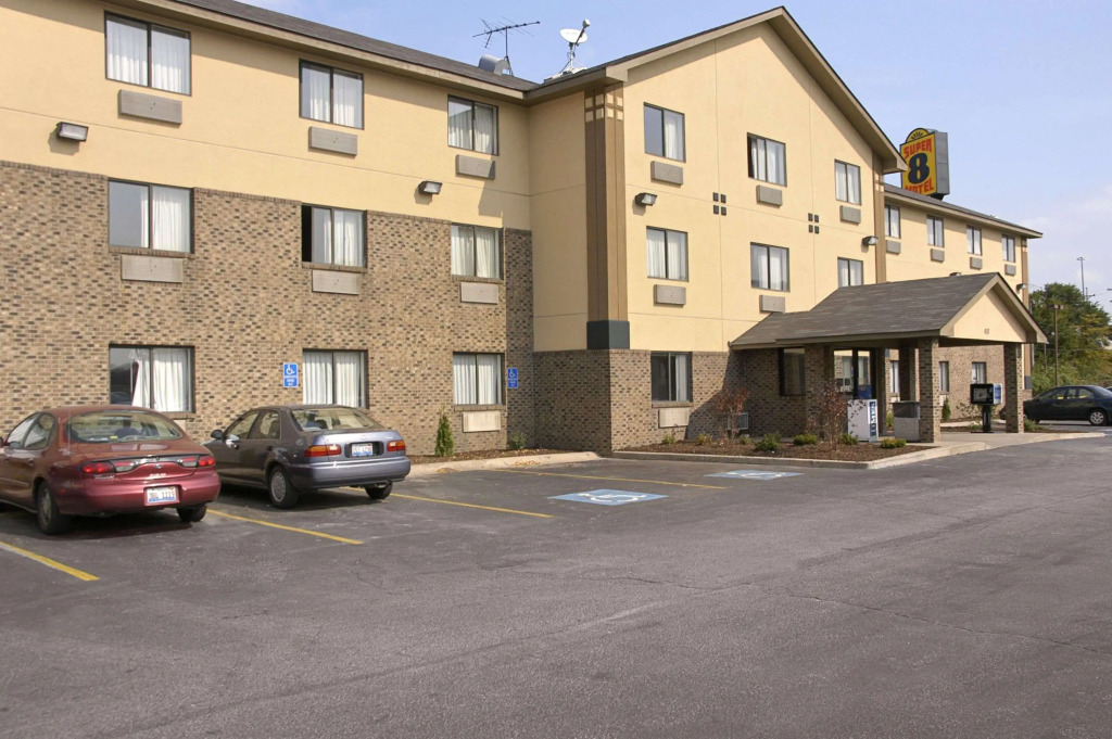 Red Roof Inn & Suites Hammond, IN