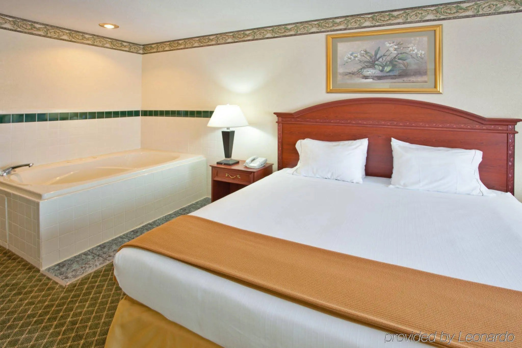 Holiday Inn Express HUNTINGTON