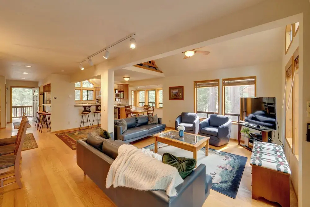 Truckee Home w/ Private Hot Tub on a Golf Course