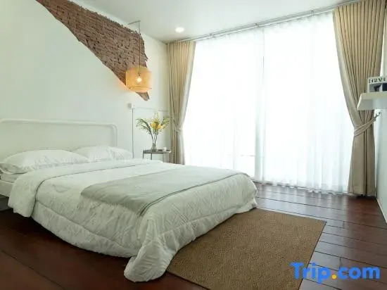 House of Patcha เรือลพัชชา Hostel share bathroom