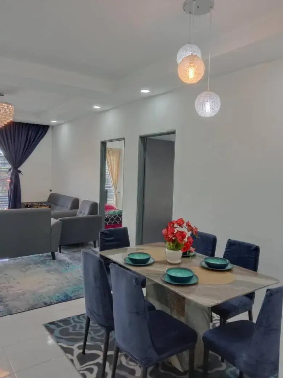 Ramadhina Eagle Eye View Home2stay Emerald Avenue