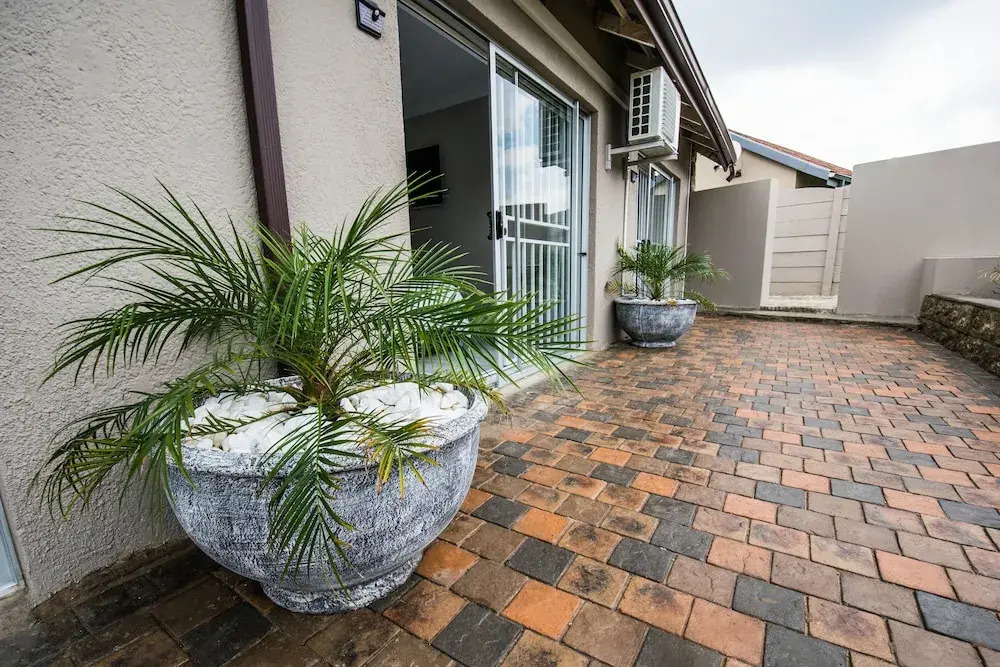 Up21 Guest House