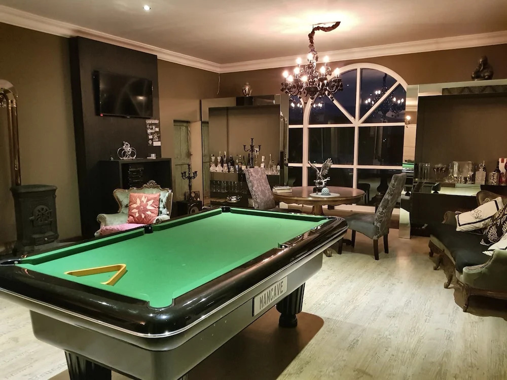 Sandmartins Private Secure Villa