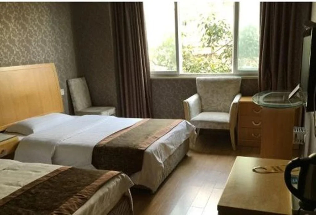 Junyue Business Hotel