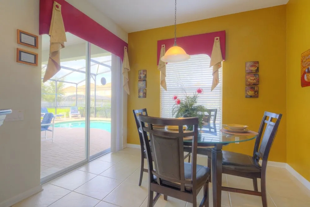 5BR 5BA Home in Windsor HIlls by CV-2538