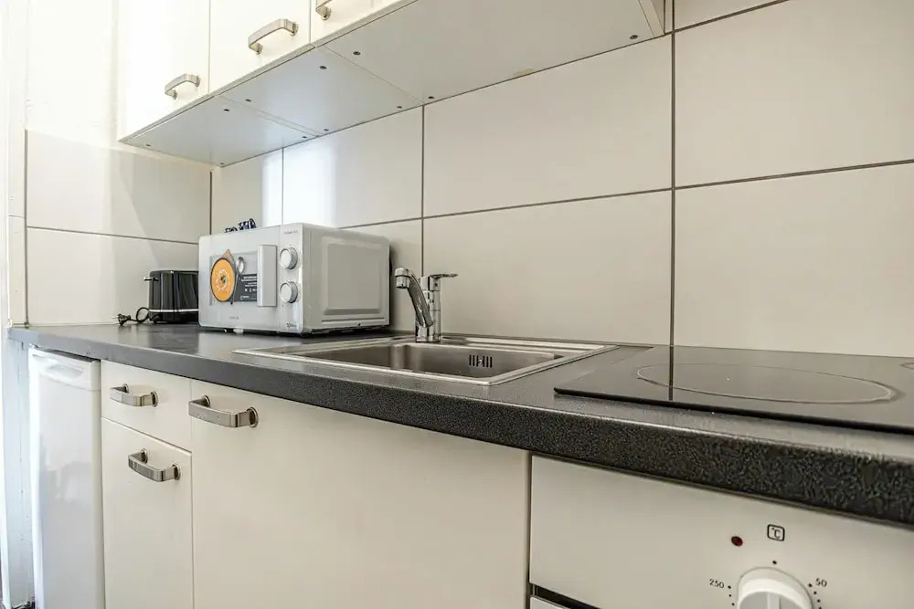 Comfortable 2BR Apt Near Attractions