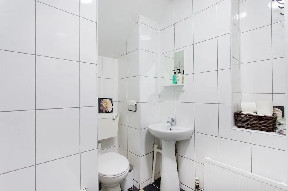 Cosy High Floor Studio Greek Street Soho
