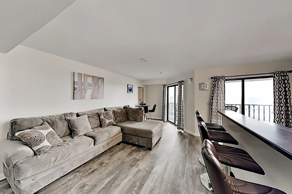 Mbr1617c 2 Bedroom Condo