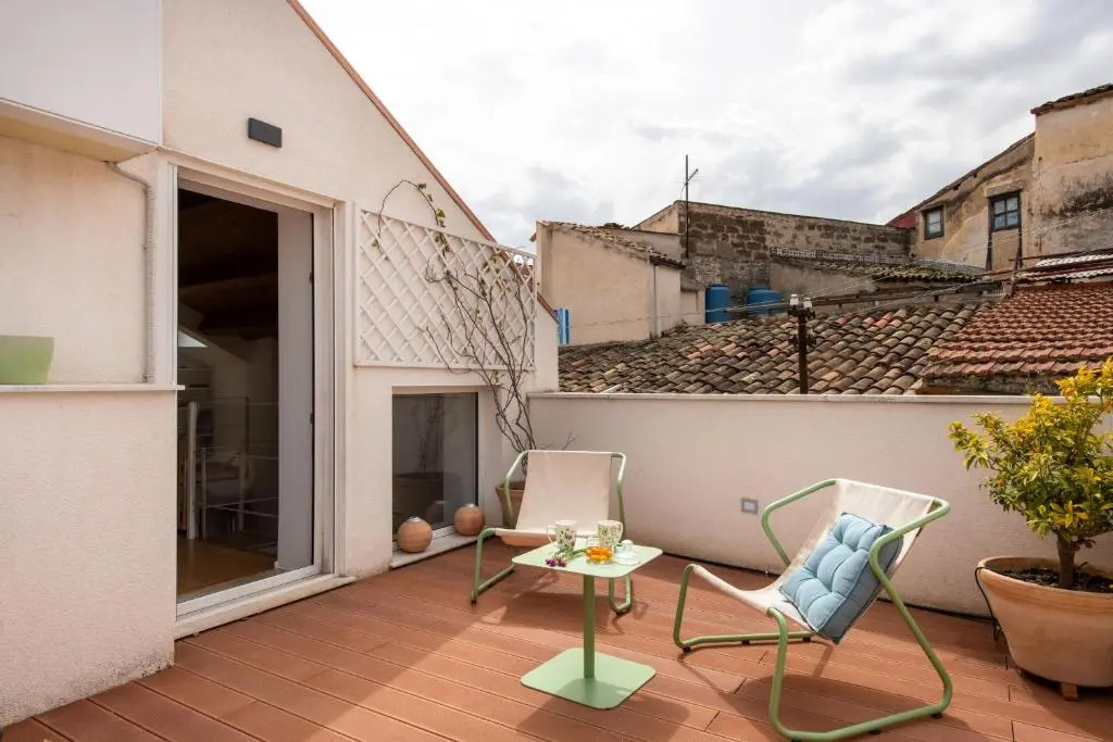Vittorio Emanuele Charming Central Flats