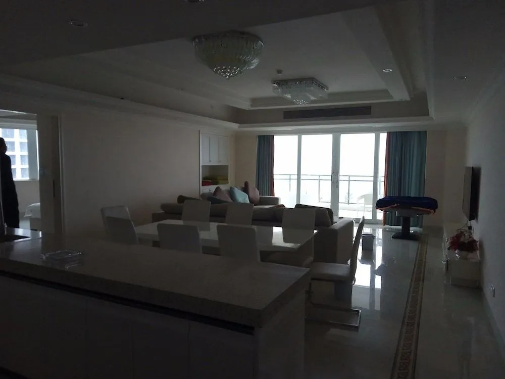 Gold Coast Hotel