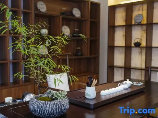 Xiangyu Courtyard-Style Hotel (Ancient City of Zhengding Longxing Temple)