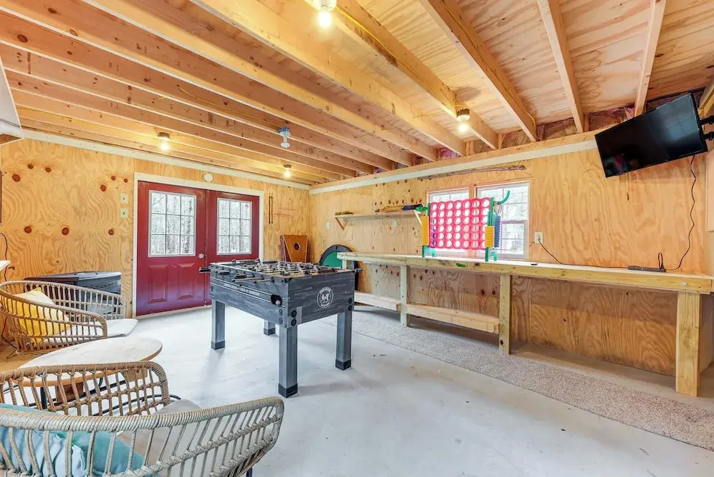 Lake Access & Game Room: Cabin in Pocono Mtns