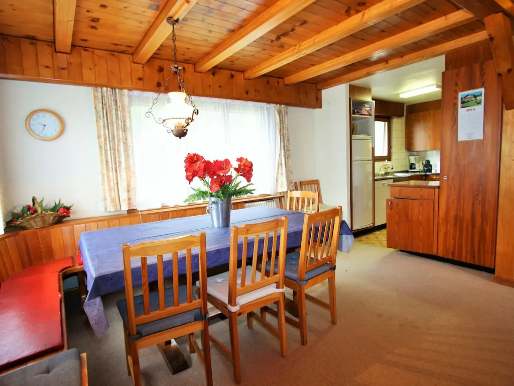 Spacious Chalet near Forest