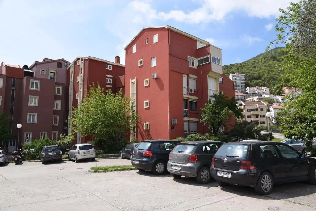 D&D Apartments 3