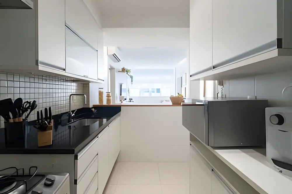 Leblon 2BR Apt 1 Min From the Beach - by Casape
