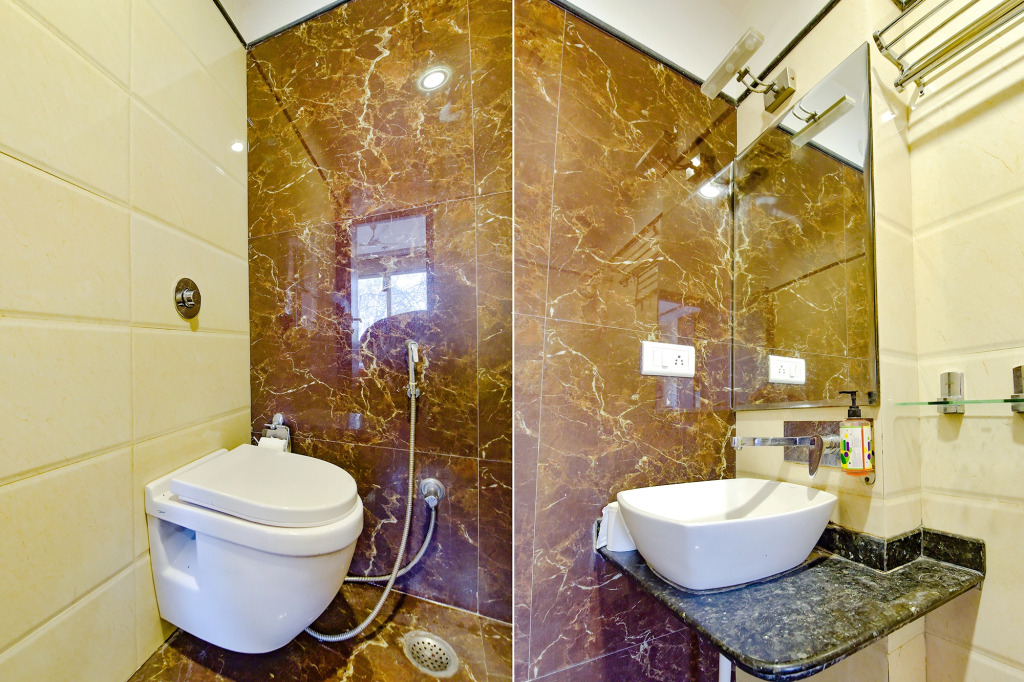 FabHotel Resolute