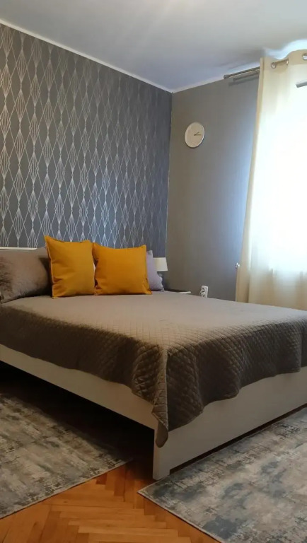 Crystal Room II