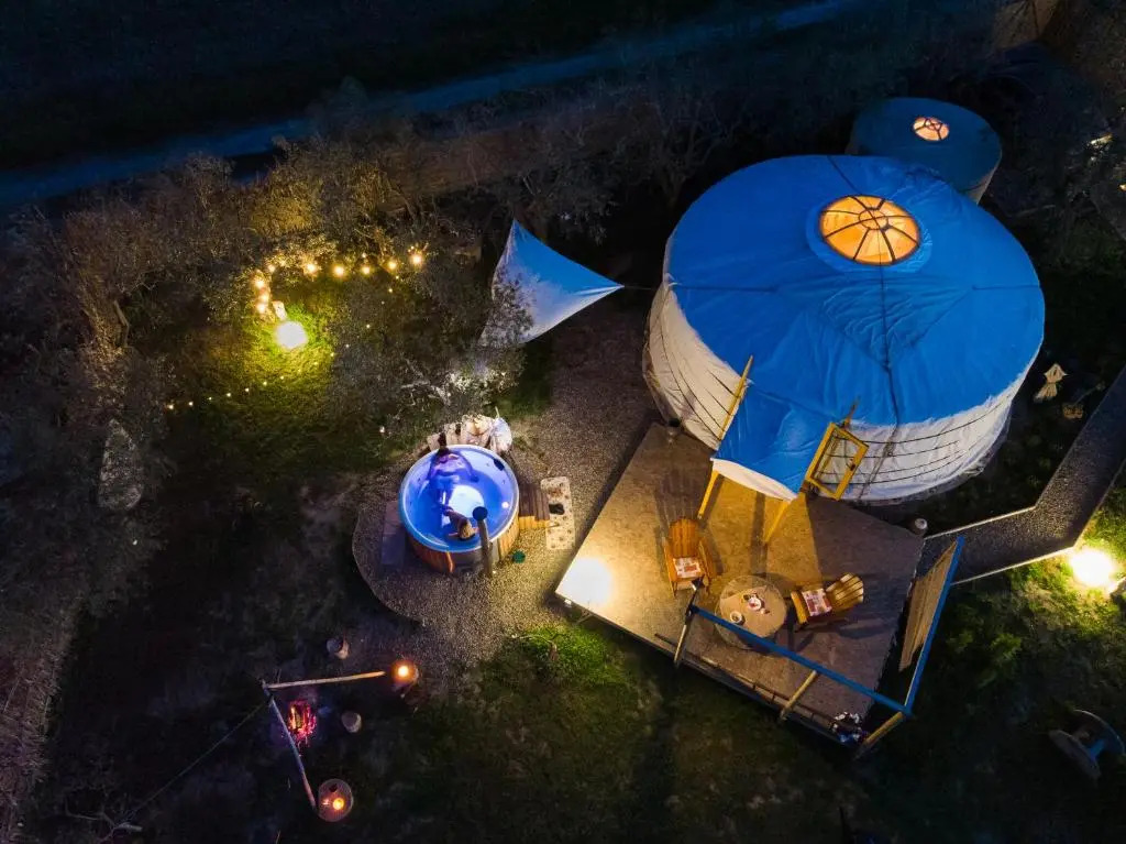 2 CUORI E 1 YURTA Glamping in Tuscany