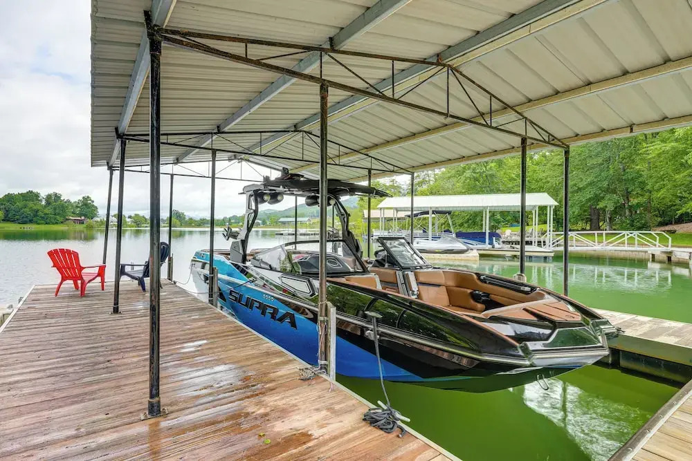 Hiawassee Getaway w/ Hot Tub, Deck & Lake Access!