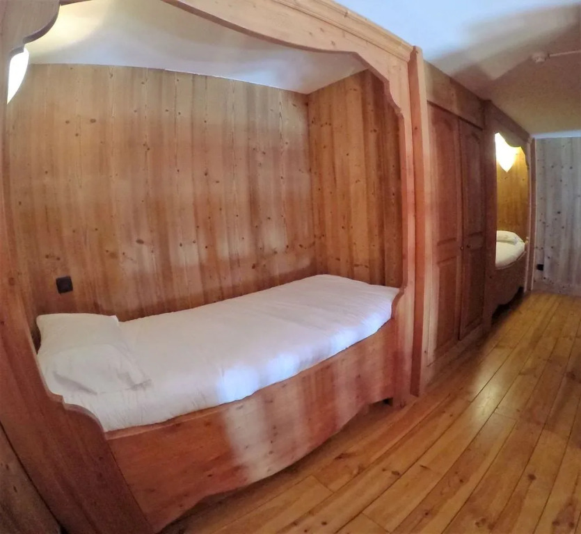 LIsatis Chalet Hotel