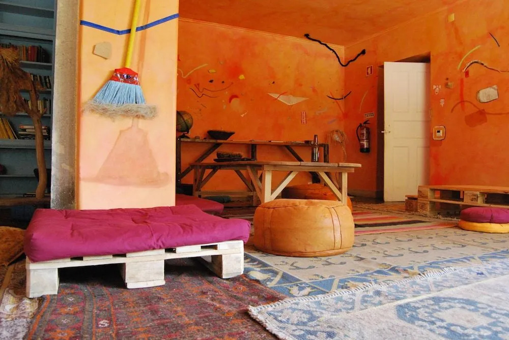 Almaa Sintra Hostel