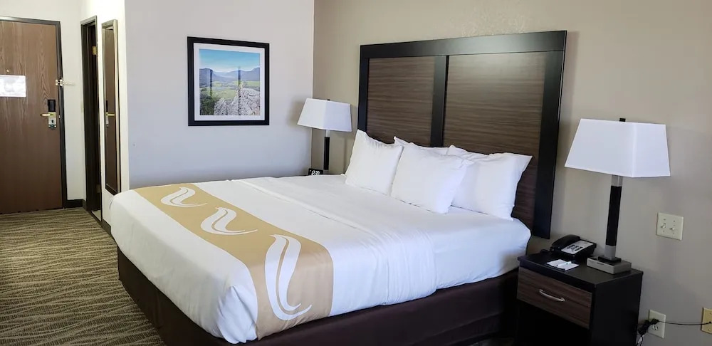 Allington Inn & Suites South Fork