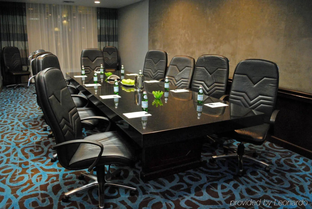 DoubleTree by Hilton Chatsworth