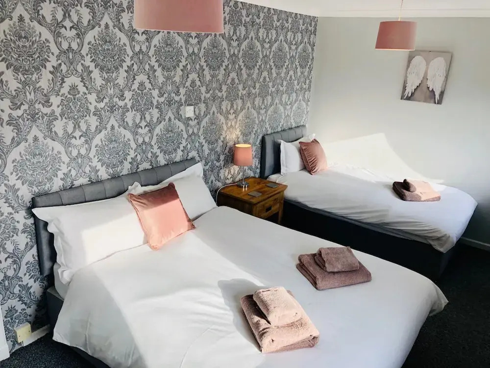 Ideal Road Trip Dunfermline Home - Free Parking