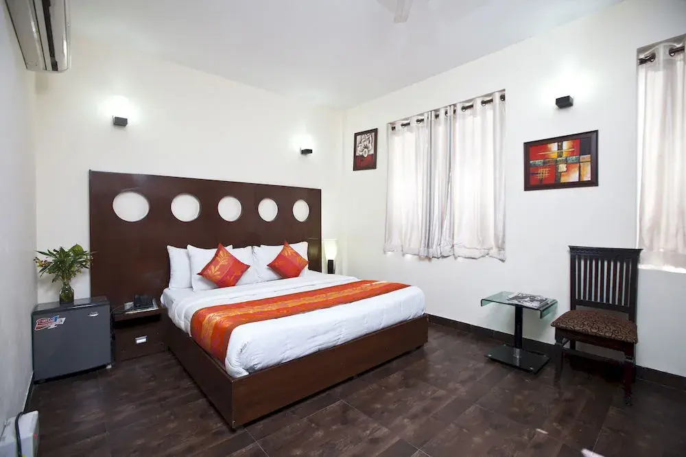 OYO Premium Medanta 2