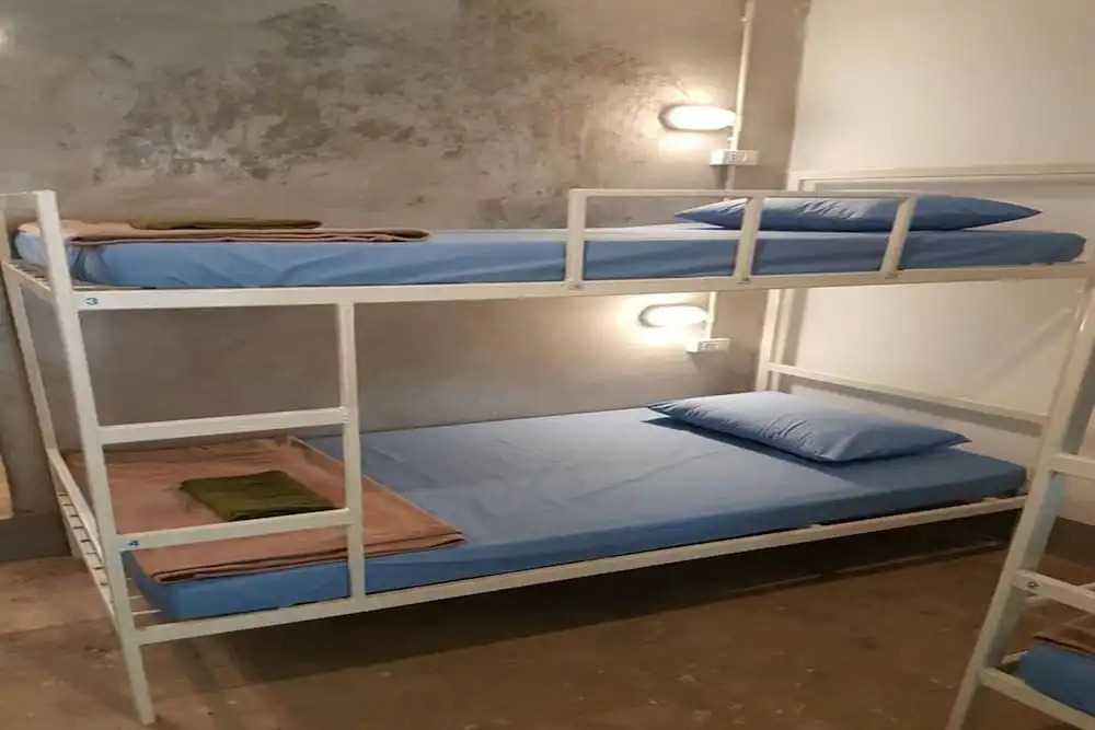 Shut Eye Party Hostel - Adults Only