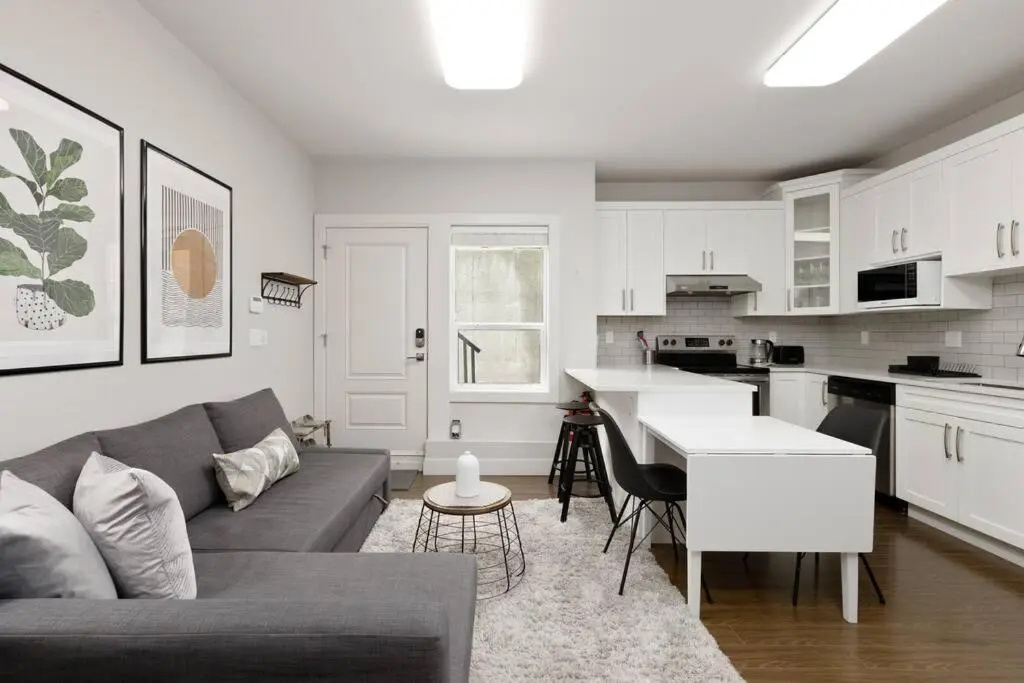 Newly Furnished 2bdr suite 6 Guests Perfect for Family