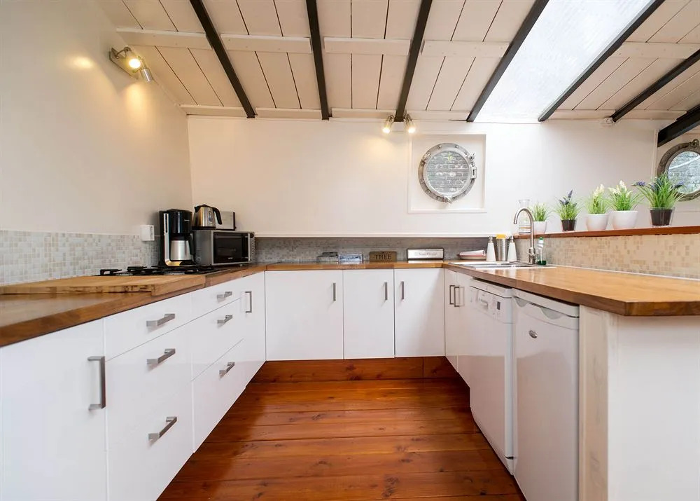 Houseboat Apartments - Canal Belt East Area