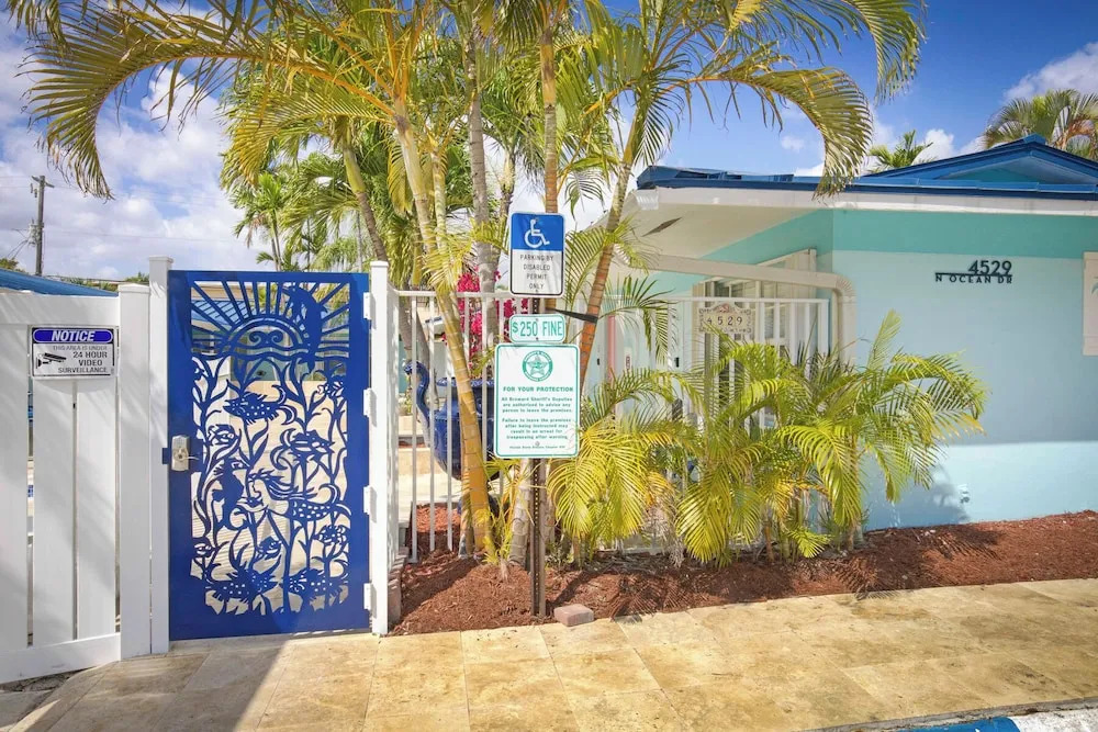 La Mer Motel