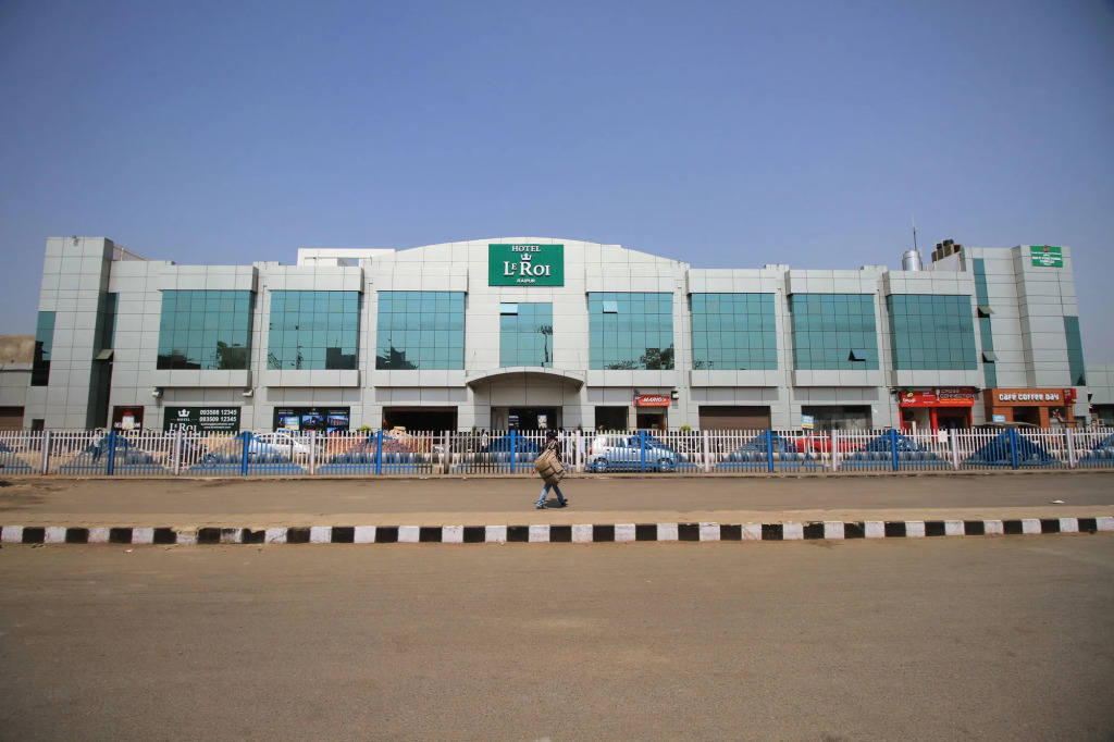Hotel Le Roi Raipur at Raipur Railway Station