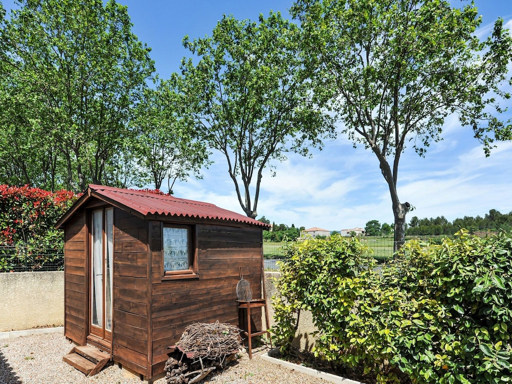 Spacious Holiday Home in Aigues Vives