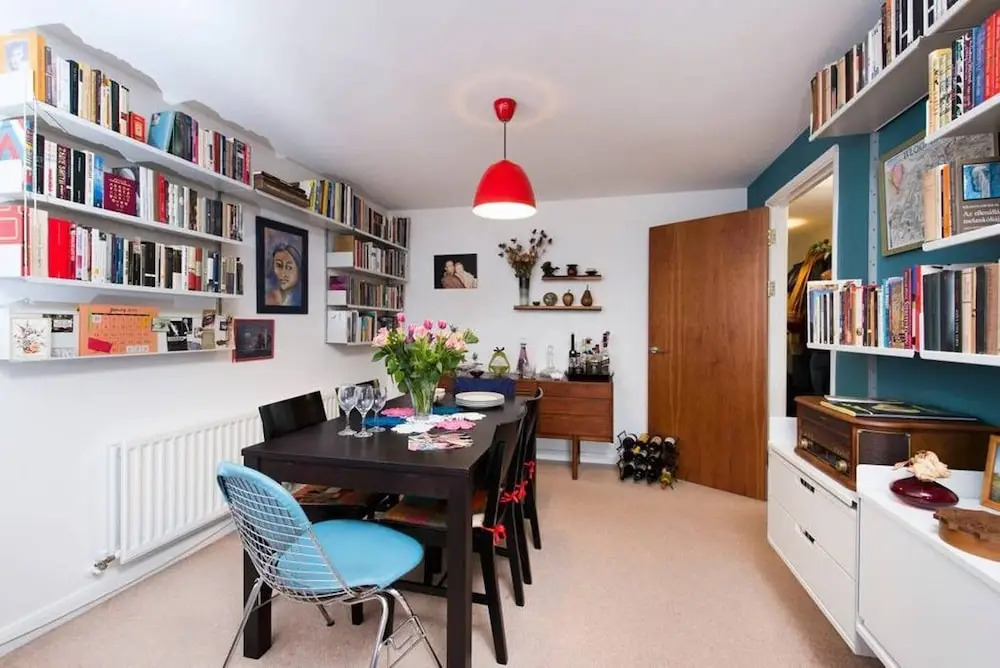 Homely 1 Bedroom Canal Side Flat with Balcony