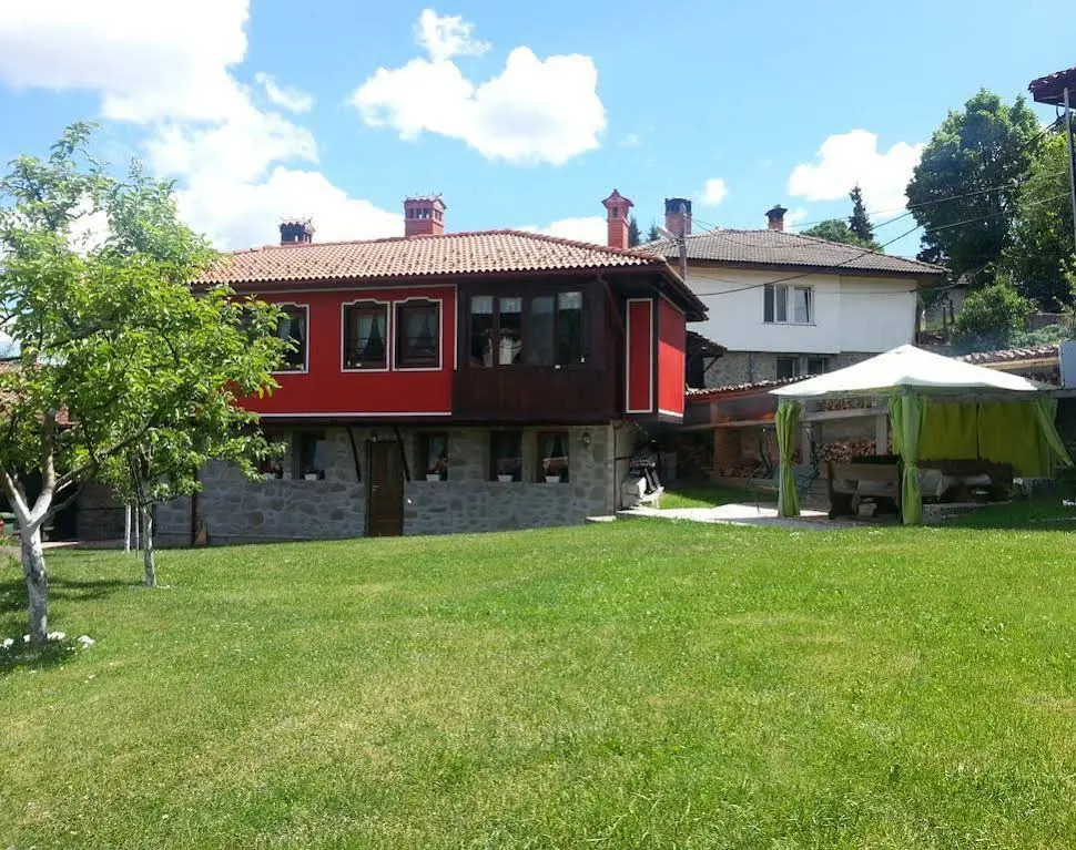 Traditsia Guest House