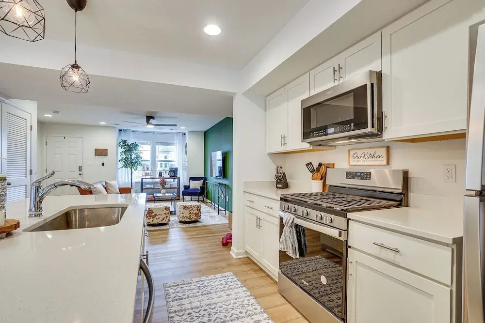 Great for Families! Townhome 9 Mi to Harpers Ferry