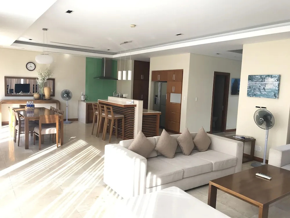Ocean Resort 4 Bedrooms Danang Living