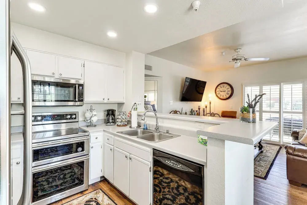 Walk to Rotary Park: LHC Condo w/ Private Patio